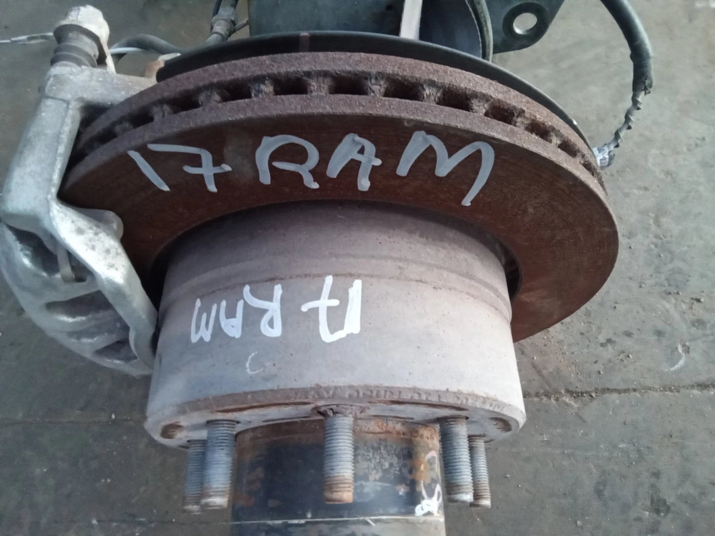 2014-2018 DODGE RAM 2500 REAR END DIFFERENTIAL AXLE CARRIER 4X4 5146385AL