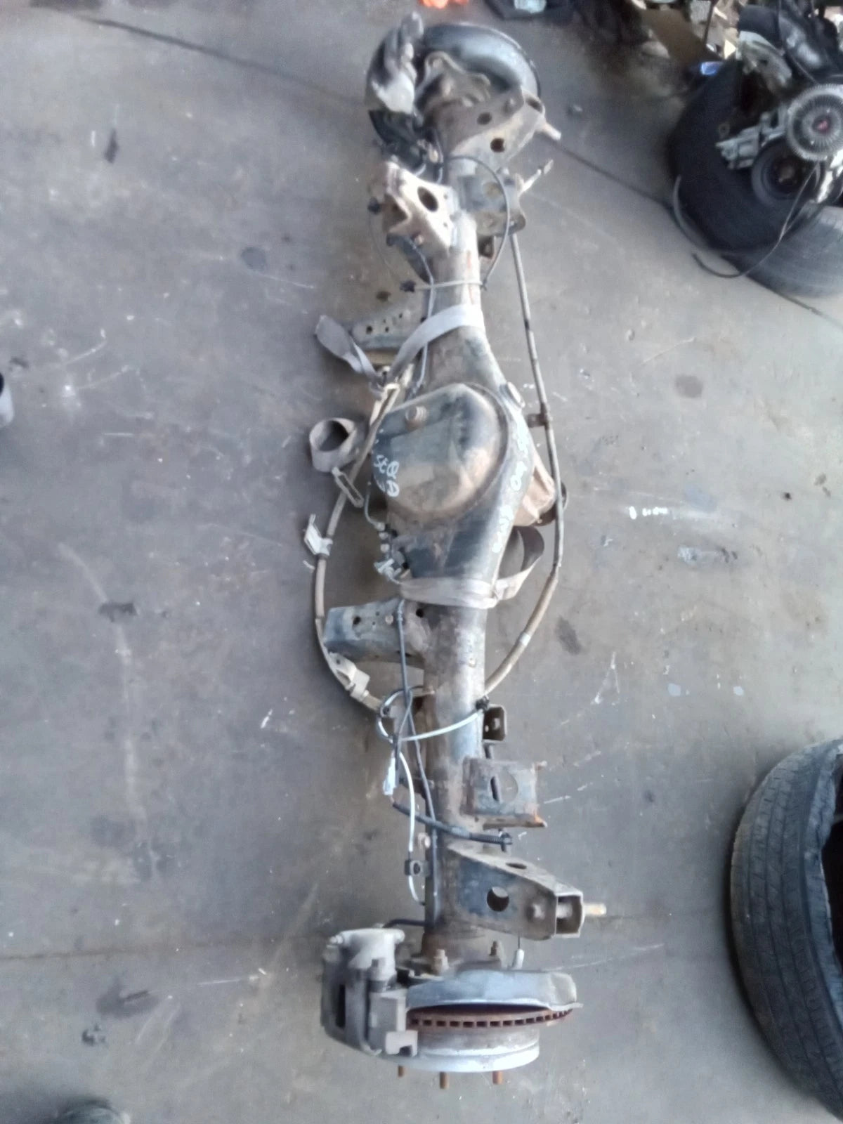 01 02 03 04 TOYOTA SEQUOIA REAR END DIFFERENTIAL AXLE CARRIER A/TM A01A 4WD 4X4