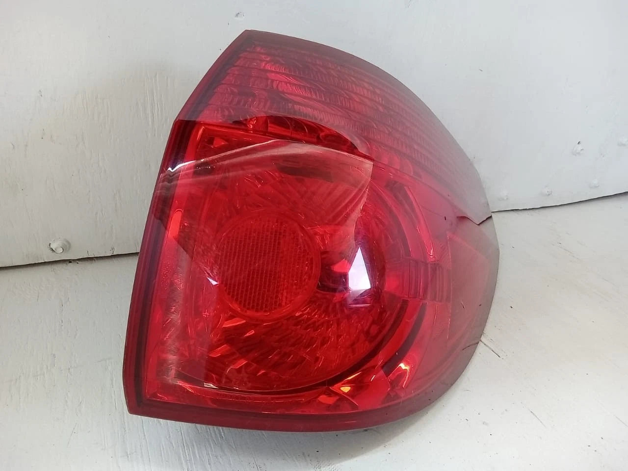 2006-2010 TOYOTA SIENNA TAIL LIGHT REAR LAMP RIGHT PASSENGER SIDE 81550AE020