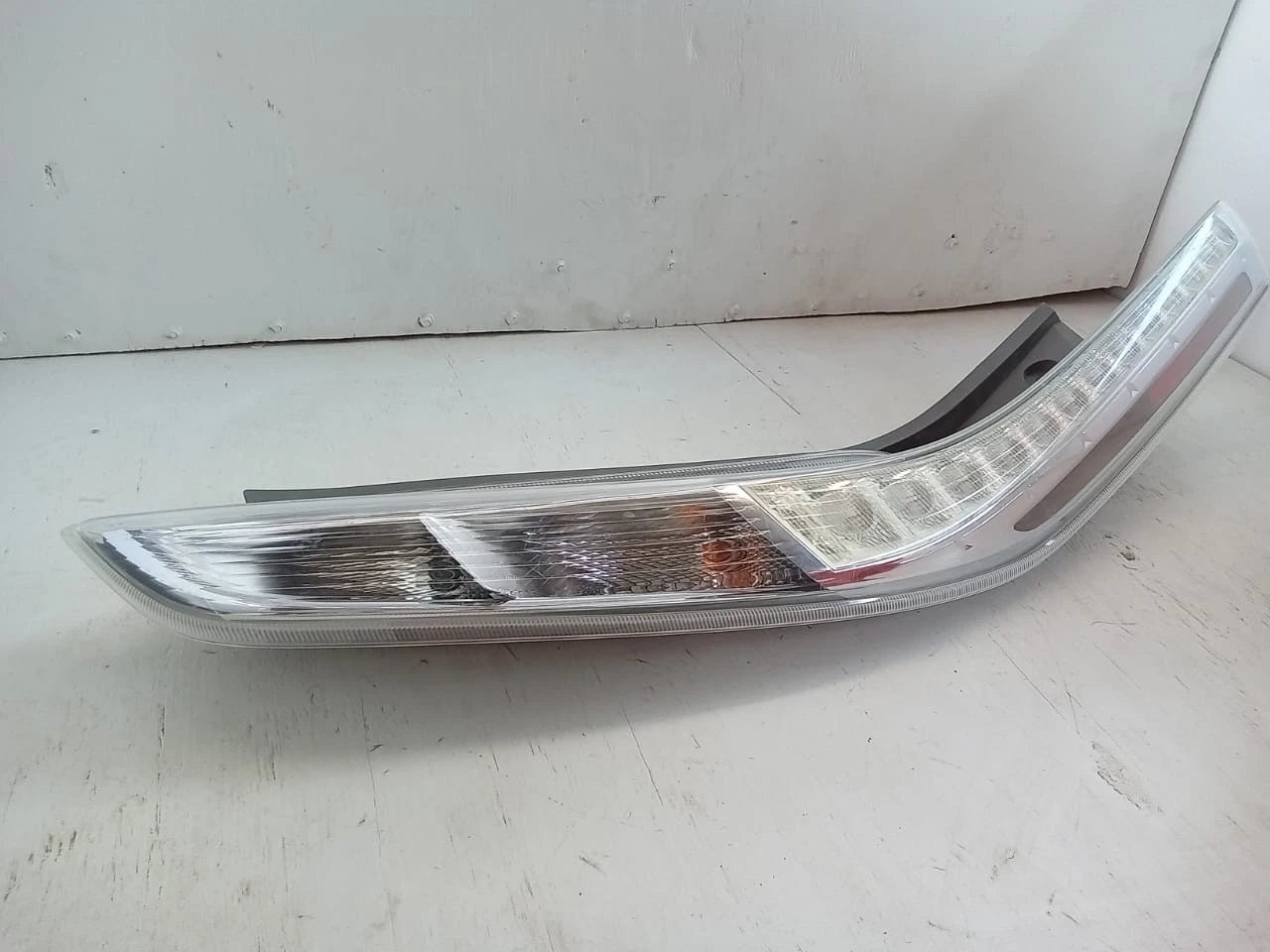 2013-2014 NISSAN LEAF REAR LAMP RIGHT PASSENGER SIDE 26550-3NA3A