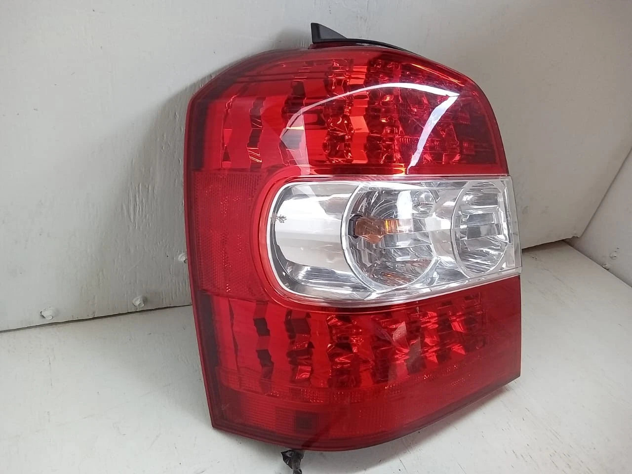 2006-2007 TOYOTA HIGHLANDER HYBRID LIMITED REAR LAMP LEFT DRIVER SIDE 81551-48090, 8155148090, TY1137-U000R