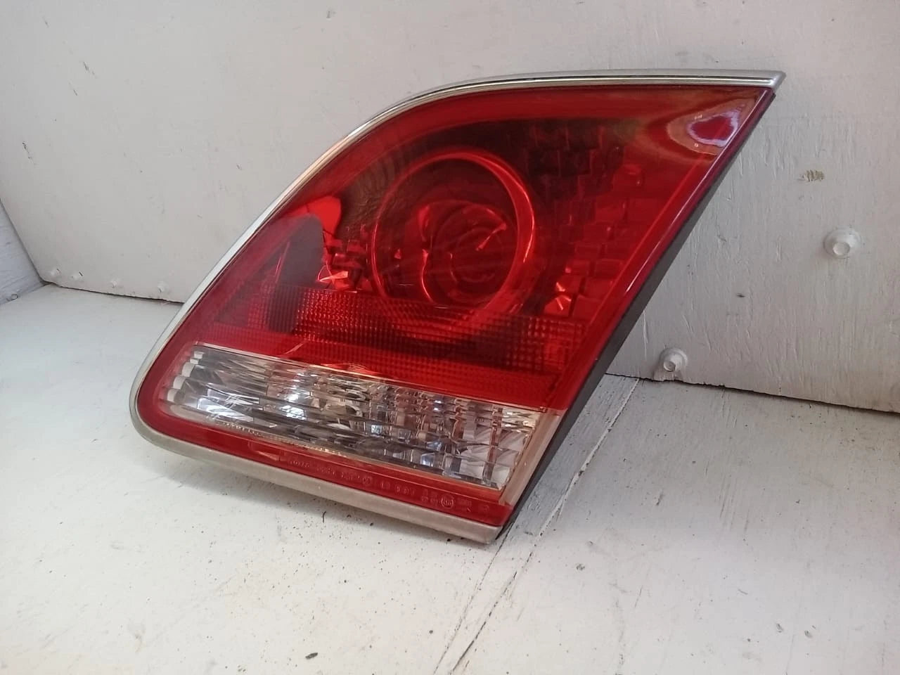 2004-2006 LEXUS ES330 REAR LAMP RIGHT PASSENGER SIDE 81551-33430