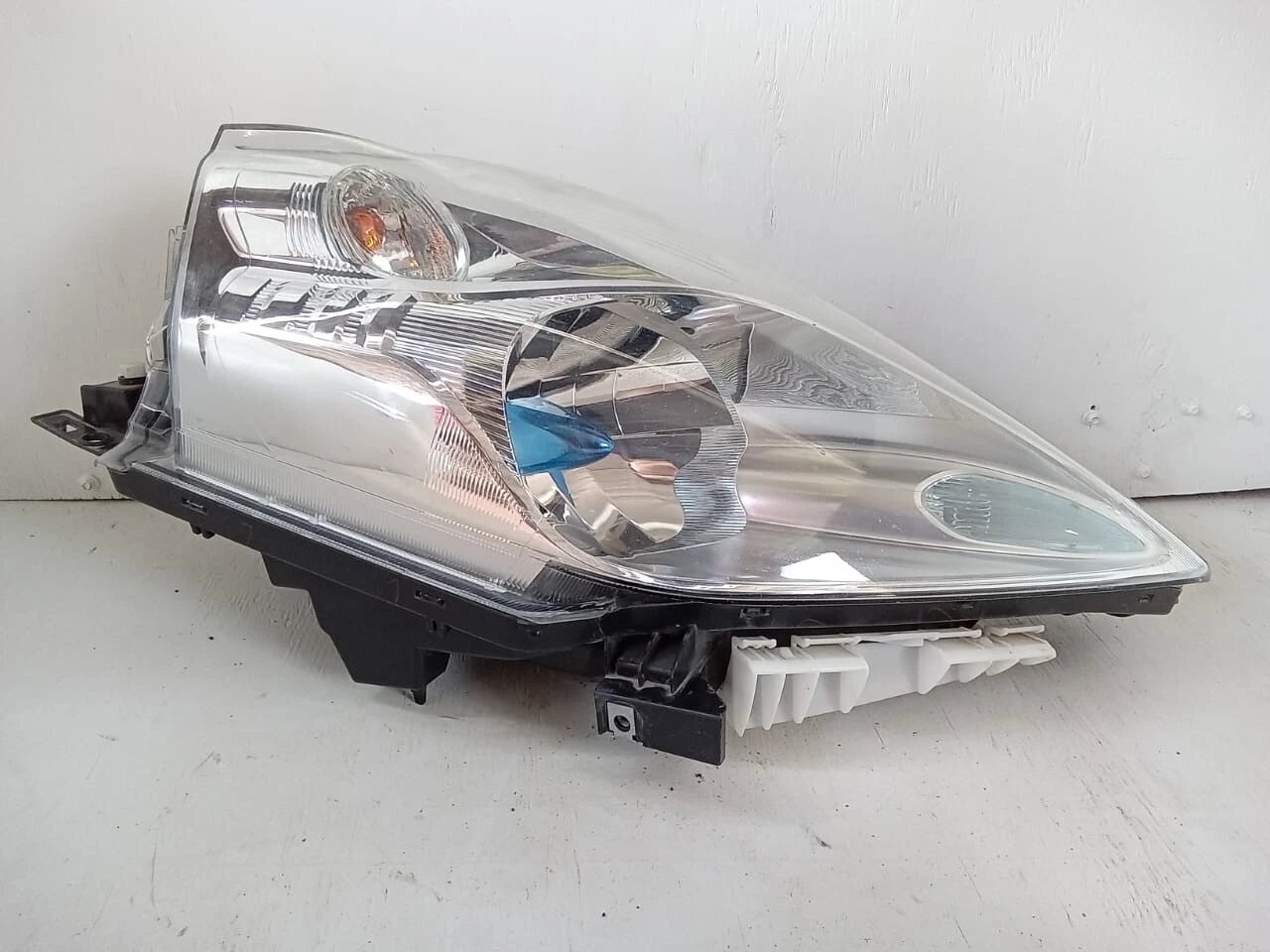 2013 - 2017 NISSAN LEAF HEADLIGHT HEADLAMP RIGHT PASSENGER SIDE - 260103NF0A