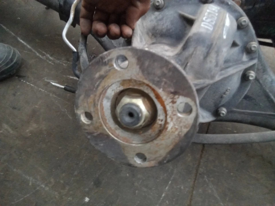 2000 Nissan Frontier 3.3L V6 REAR END DIFFERENTIAL AXLE W/O LOCKER W/ ABS