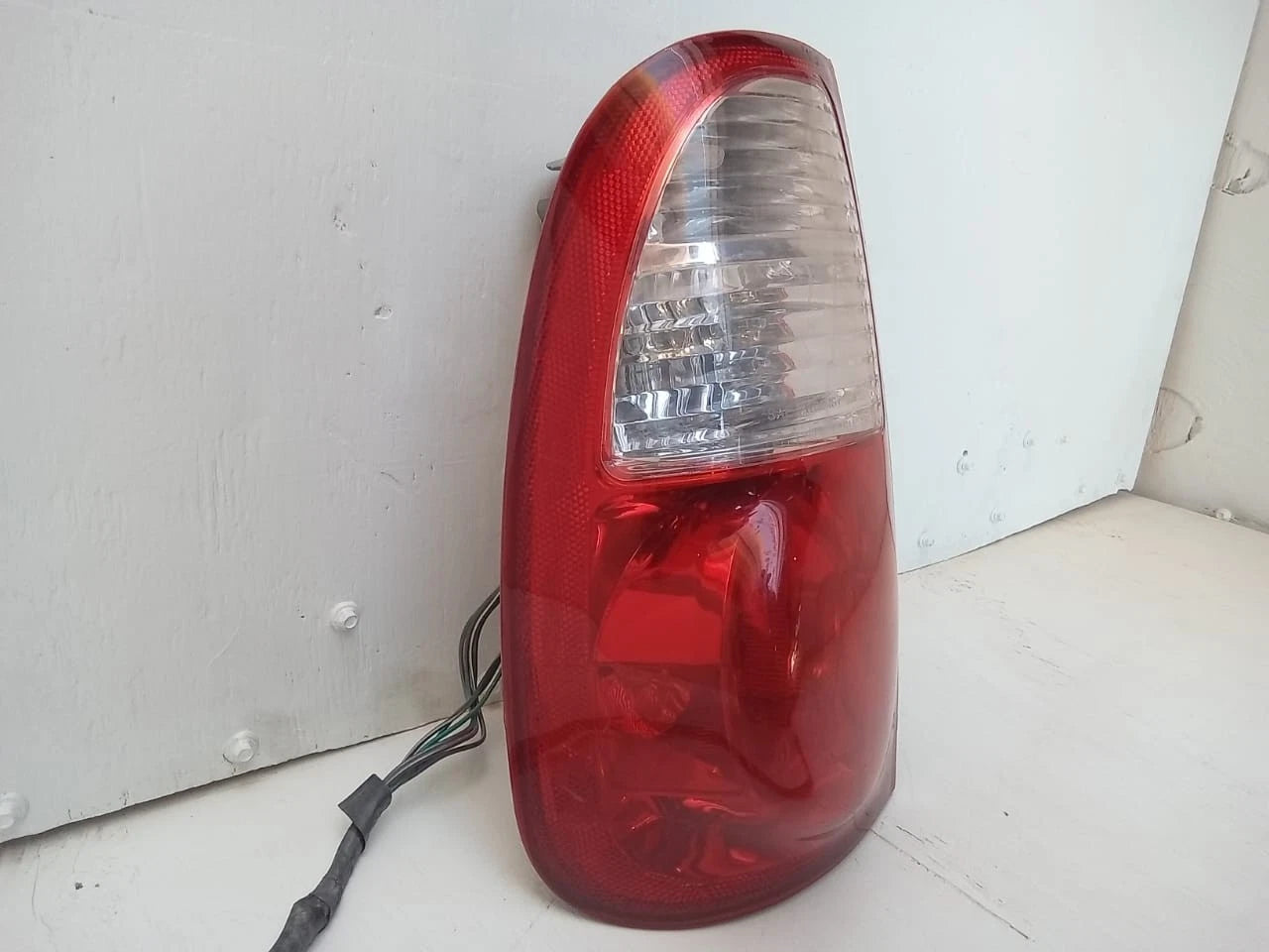 2005-2006 TOYOTA TUNDRA TAIL LIGHT REAR LAMP LEFT DRIVER SIDE ACCESS CAB TY809B000R