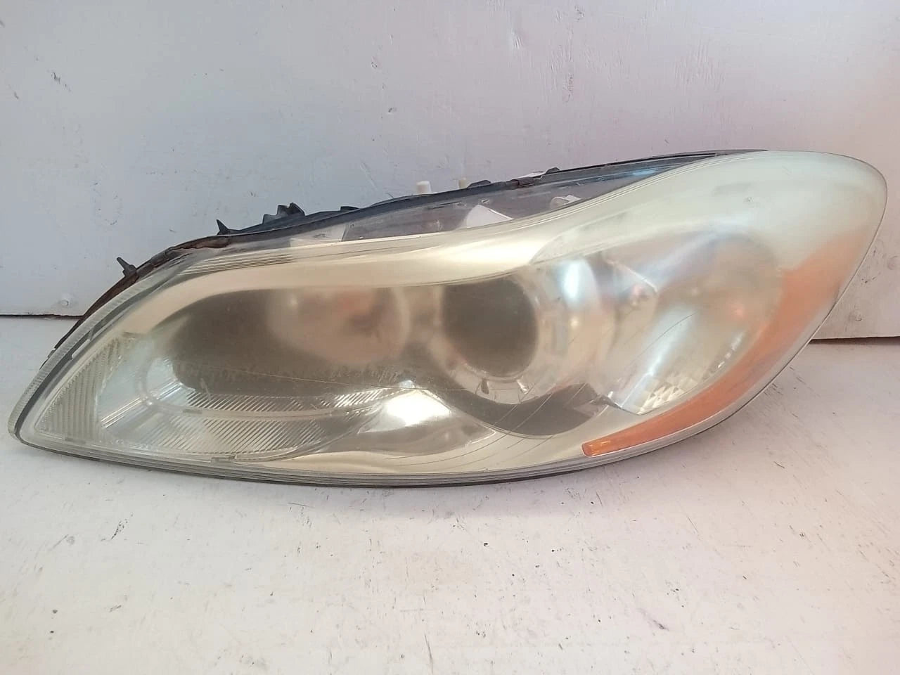 2011 - 2013 VOLVO C30 T5 HEADLIGHT HEADLAMP LEFT DRIVER SIDE - LE08F6184 31214812