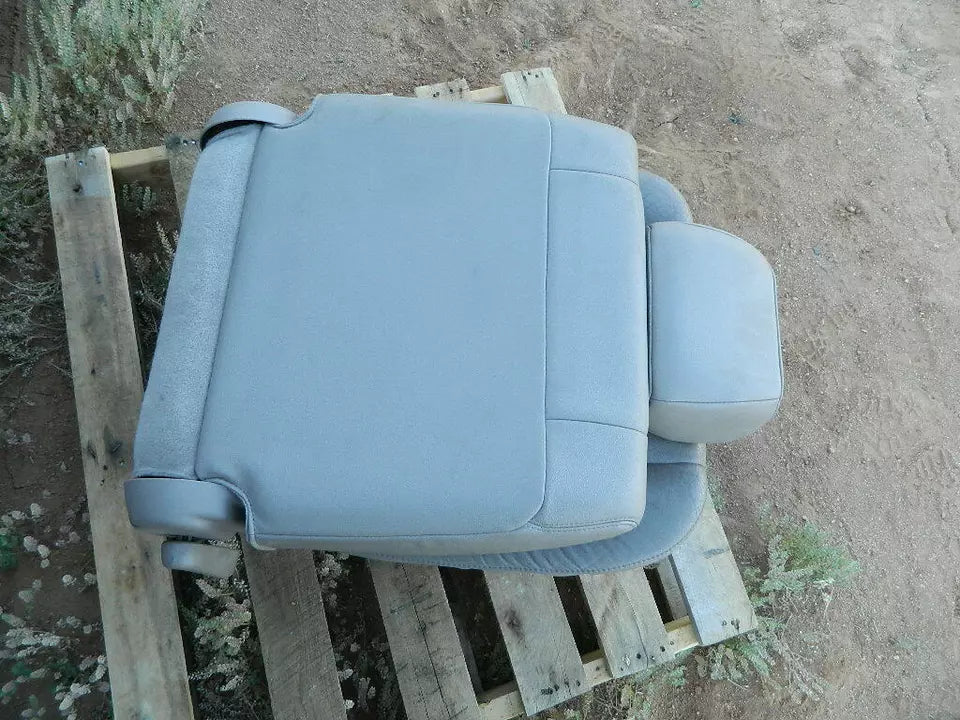 05 06 07 TOYOTA SEQUOIA REAR RIGHT PASSENGER SEAT(2ND ROW RIGHT)