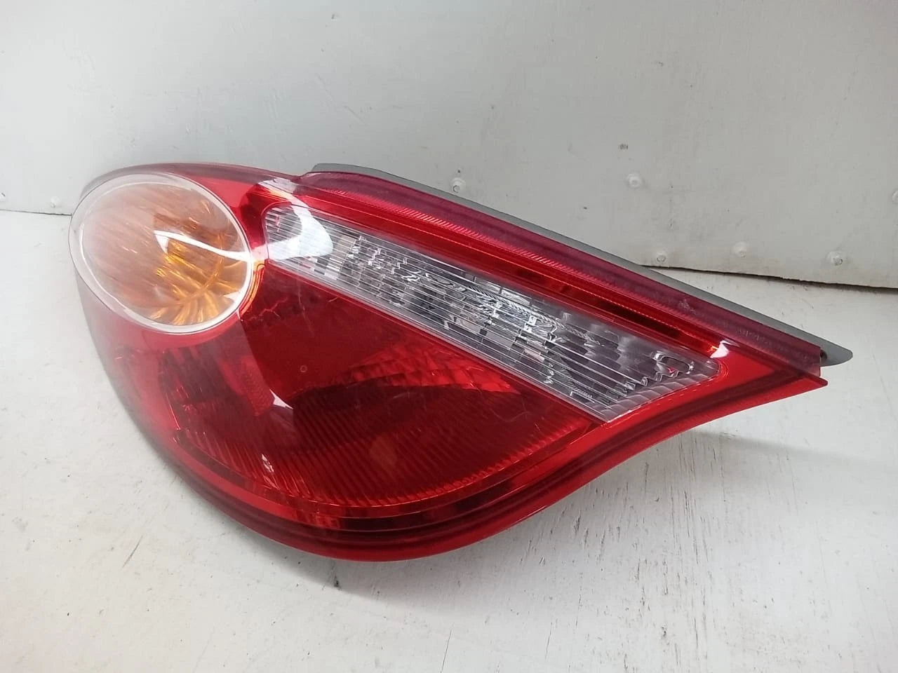 2004-2006 TOYOTA SOLARA TAIL LIGHT REAR LAMP LEFT DRIVER SIDE 06-67L, 0667L, AIP2RST