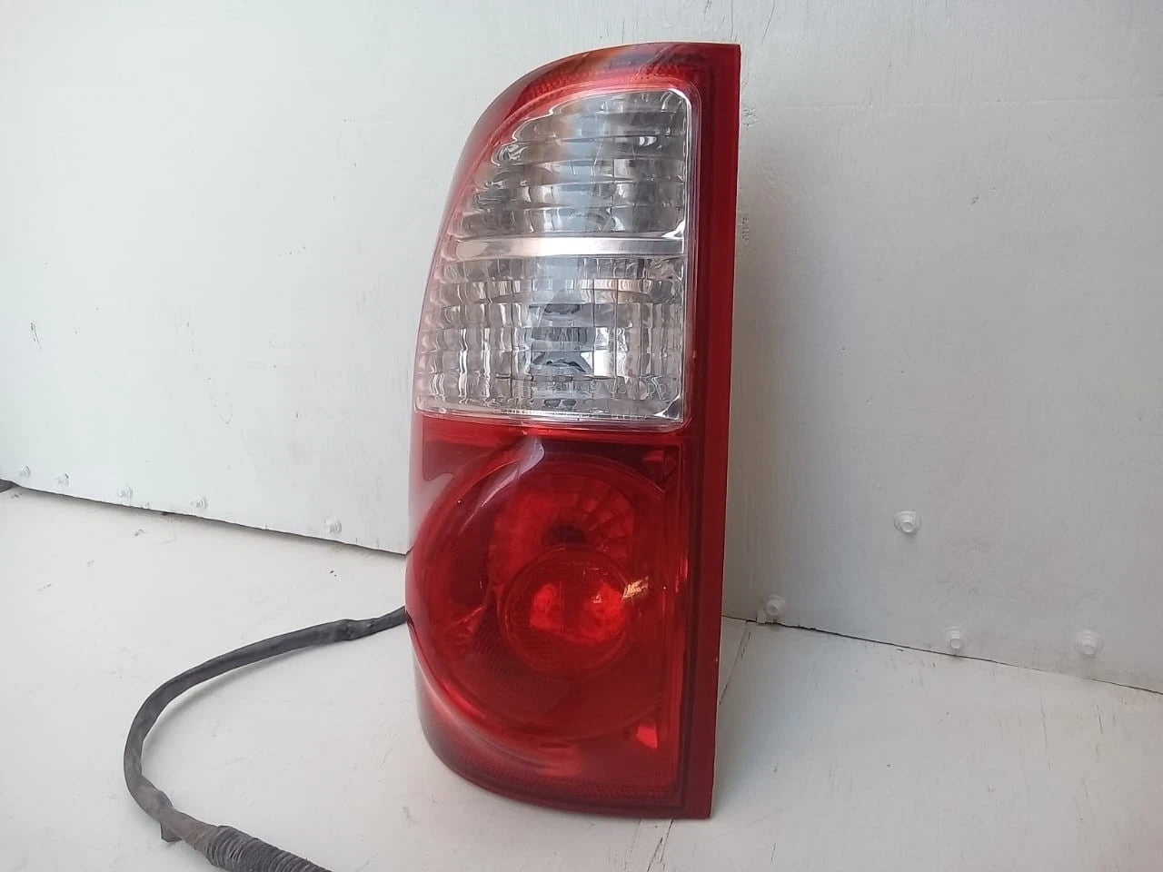 2005-2006 TOYOTA TUNDRA TAIL LIGHT REAR LAMP LEFT DRIVER SIDE ACCESS CAB TY809B000R