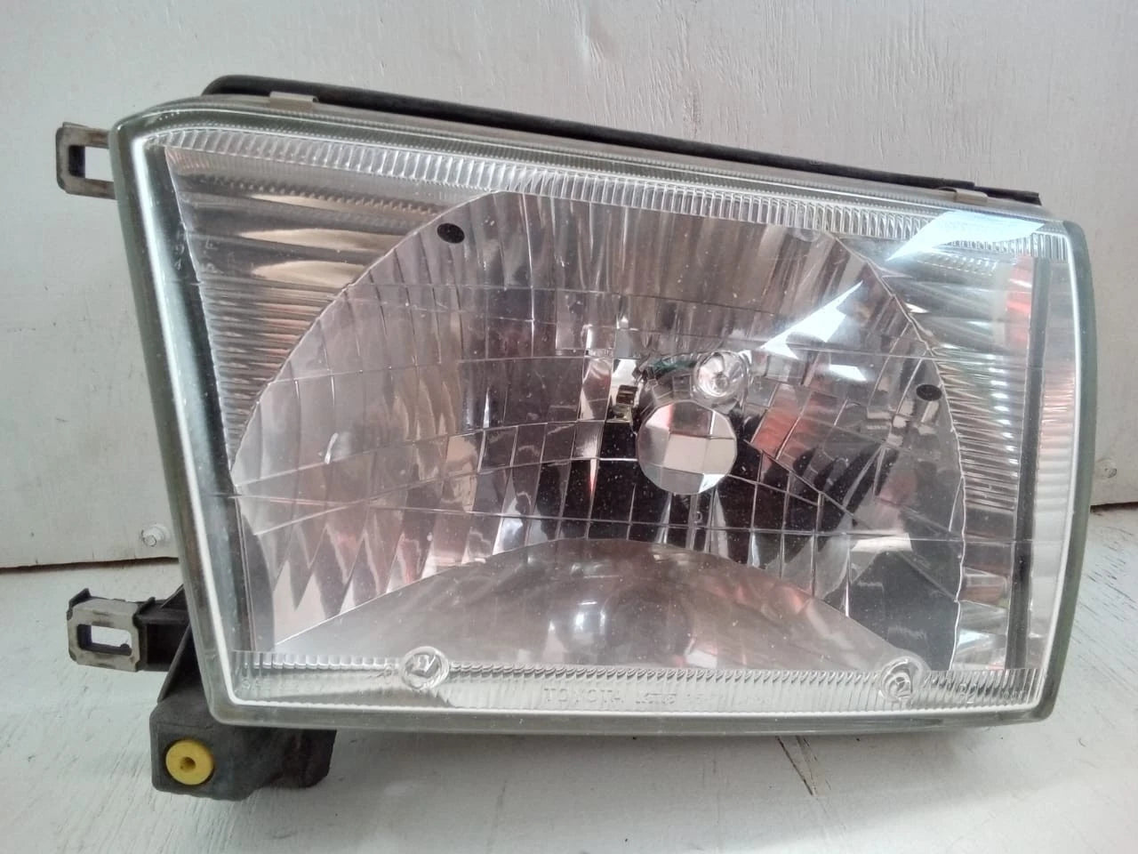 1999- 2002 TOYOTA 4RUNNER HEADLIGHT HEADLAMP LEFT DRIVER SIDE - 9922670005