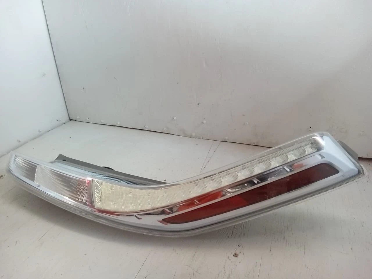 2013-2014 NISSAN LEAF REAR LAMP RIGHT PASSENGER SIDE 26550-3NA3A
