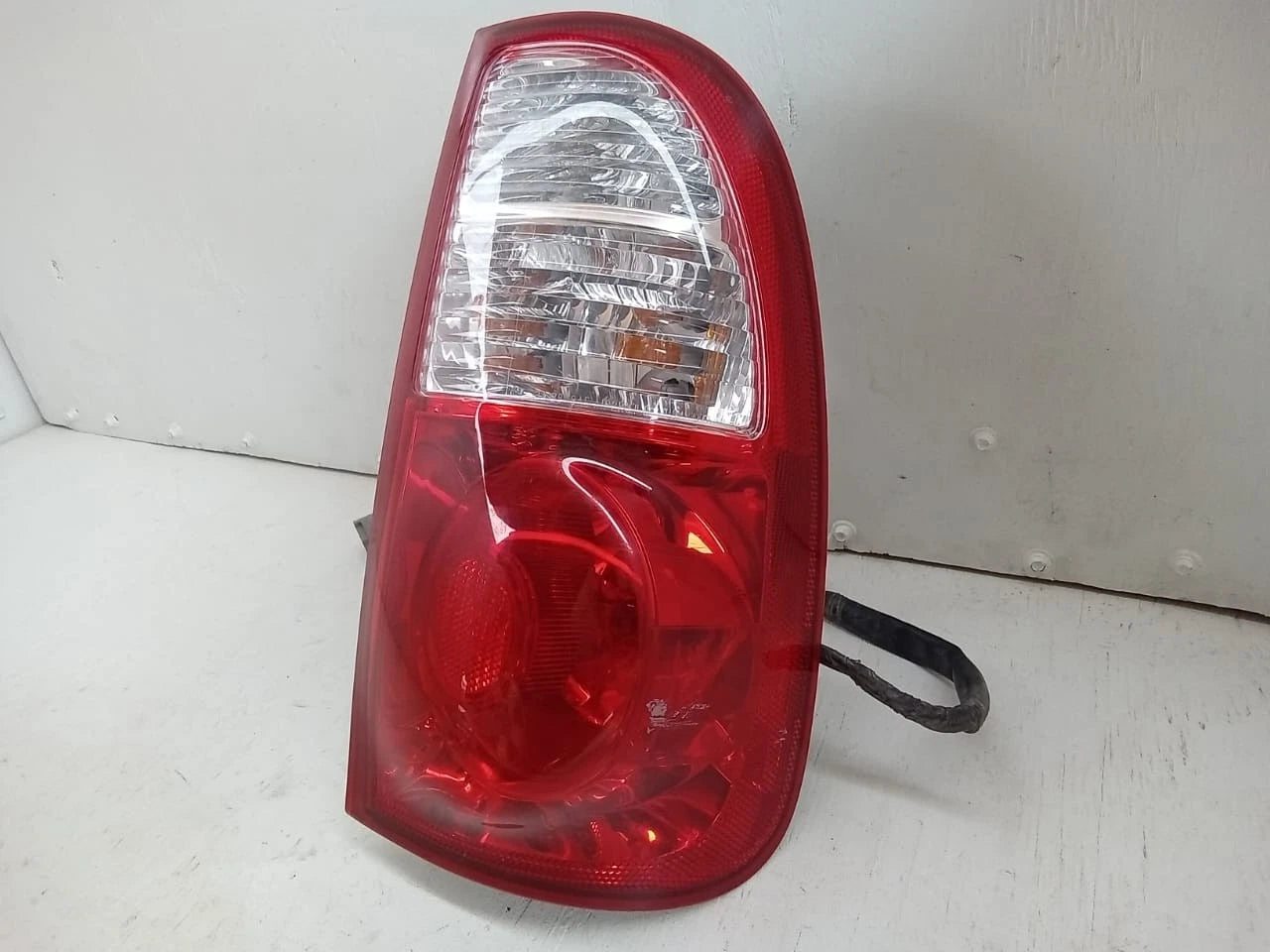 2005-2006 TOYOTA TUNDRA TAIL LIGHT REAR LAMP RIGHT PASSENGER SIDE ACCESS CAB 815500C060
