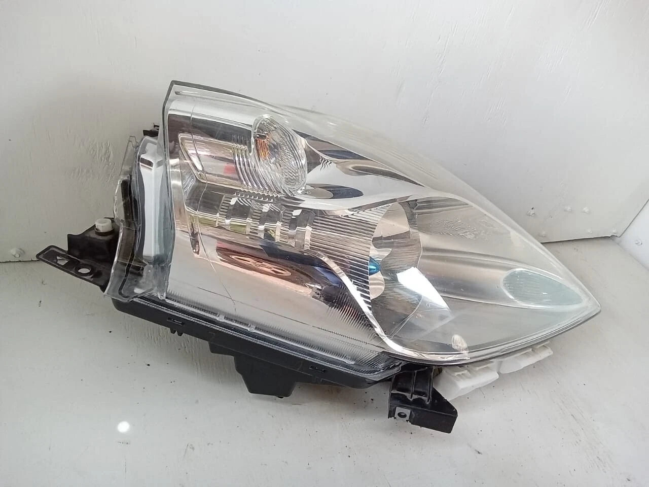 2013 - 2017 NISSAN LEAF HEADLIGHT HEADLAMP RIGHT PASSENGER SIDE - 260103NF0A