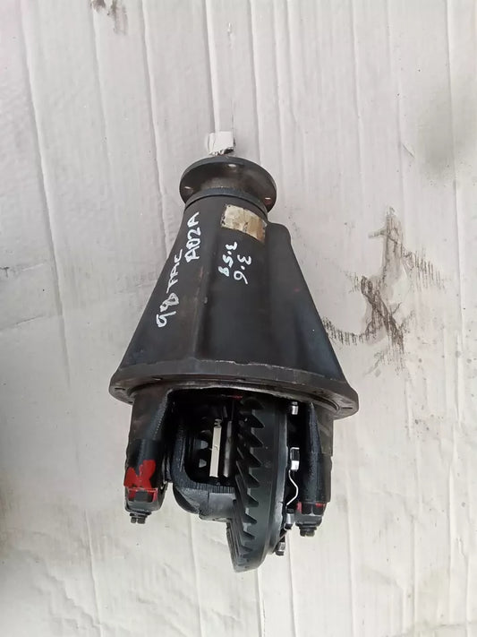 96- 04 TOYOTA TACOMA PRERUNNER REAR DIFFERENTIAL AXLE PUMPKIN 3RD THIRD MEMBER